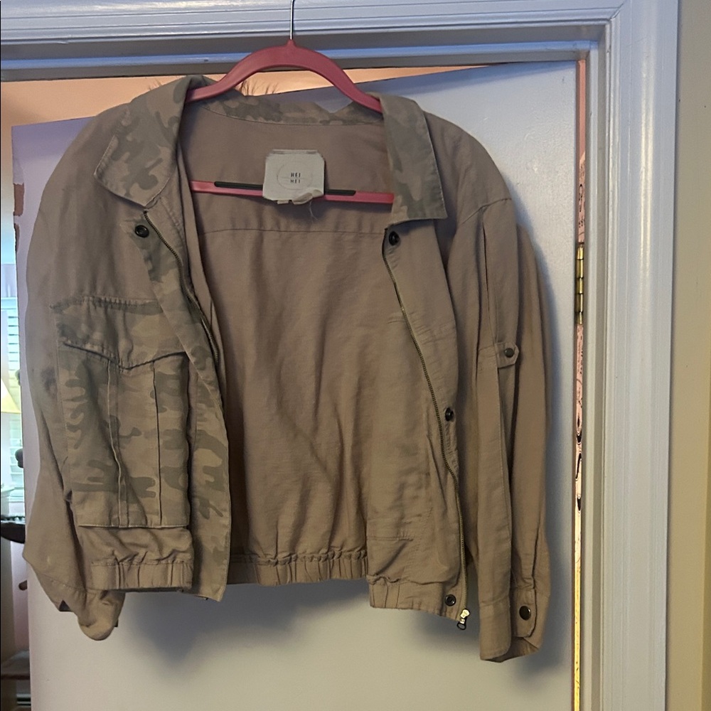 Women’s Tan Jacket